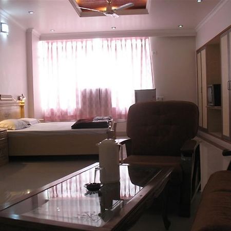 Gaurav Hotel Kanpur Ngoại thất bức ảnh